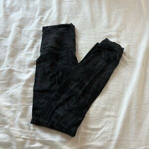 Lululemon camo aligns 25inch